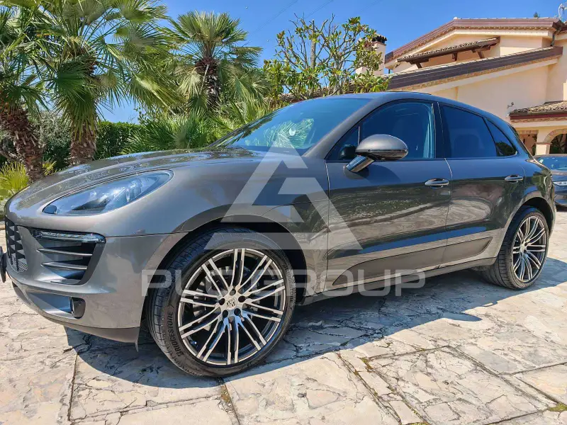 2016 Porsche MACAN