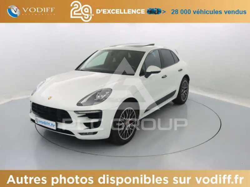 2016 Porsche MACAN