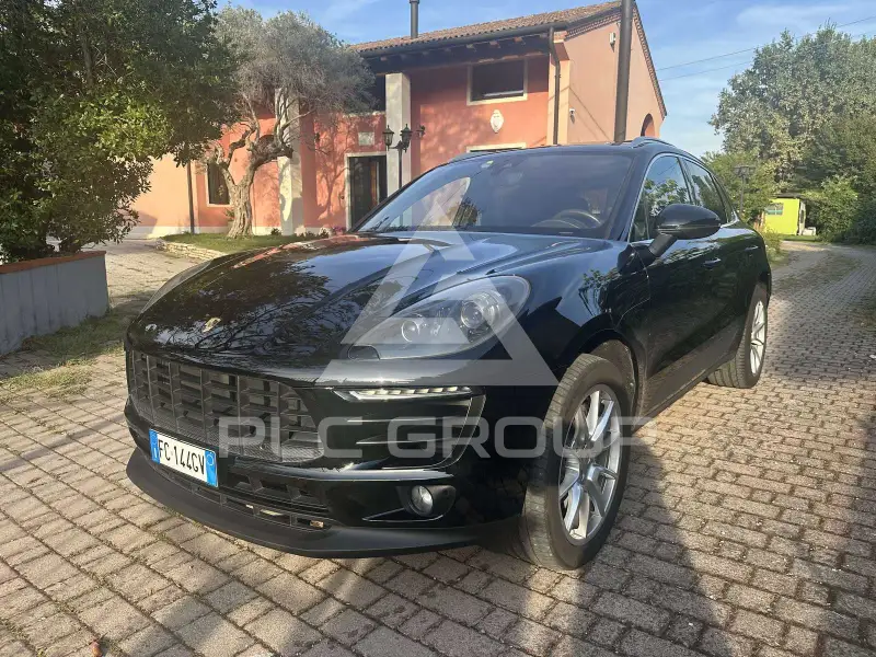 2016 Porsche MACAN