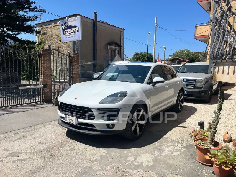 2016 Porsche MACAN