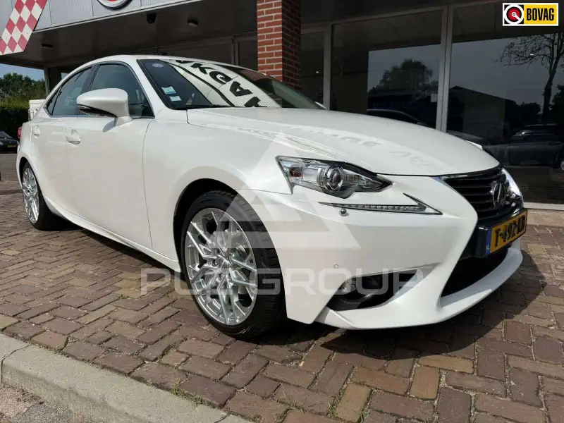 2016 Lexus IS300