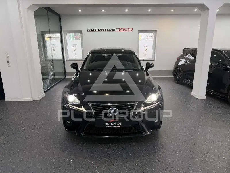 2016 Lexus IS300