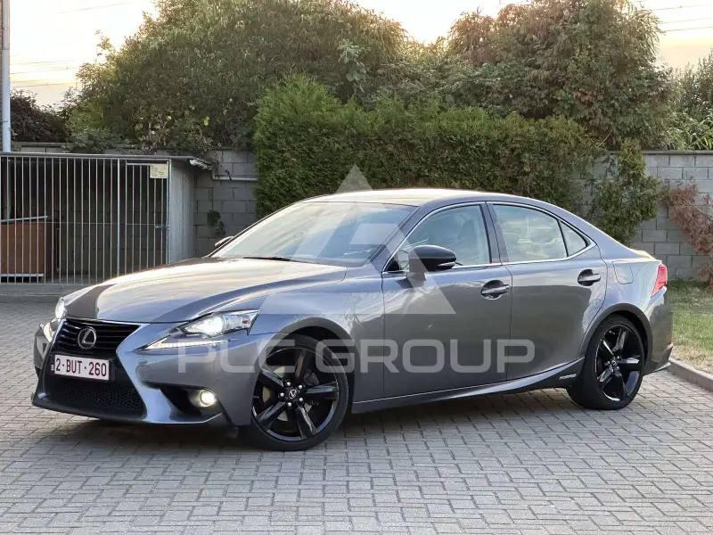 2016 Lexus IS300