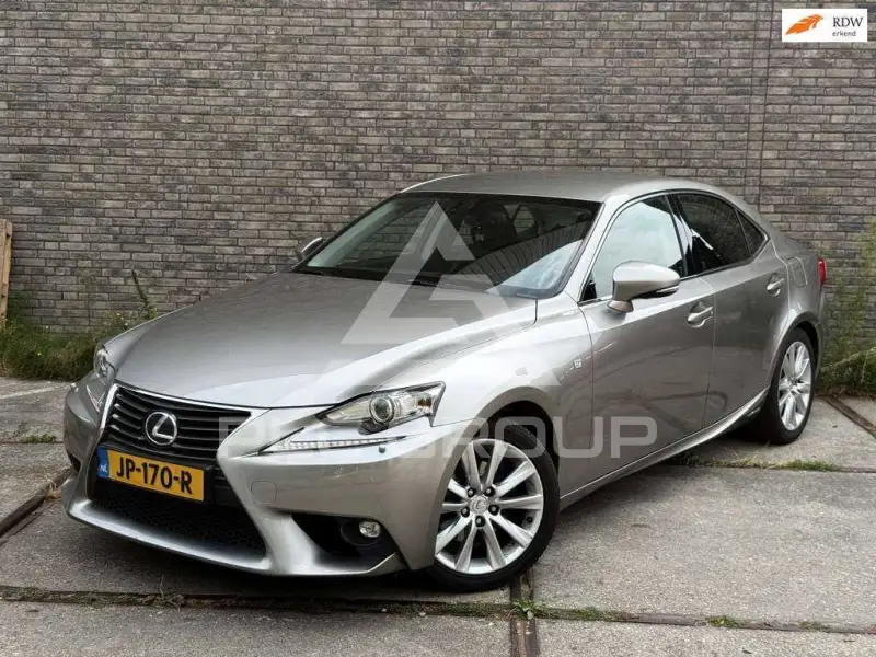 2016 Lexus IS300