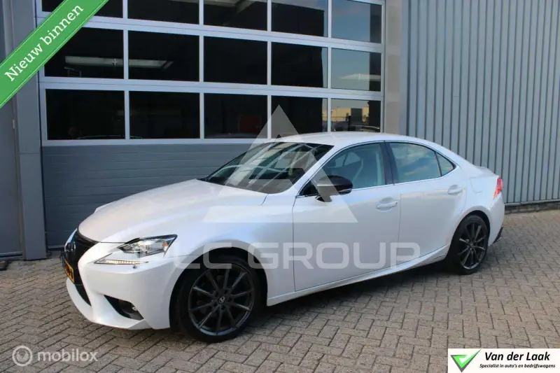 2016 Lexus IS300