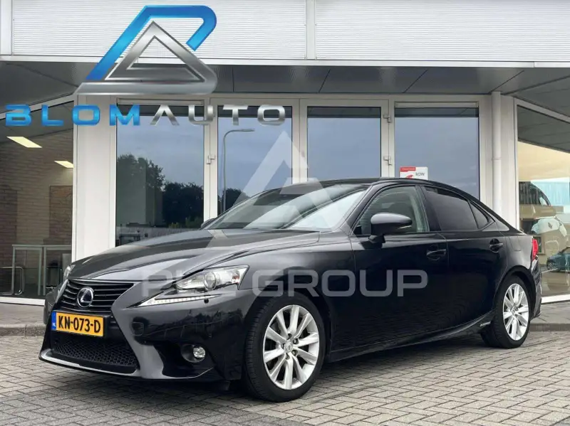 2016 Lexus IS300