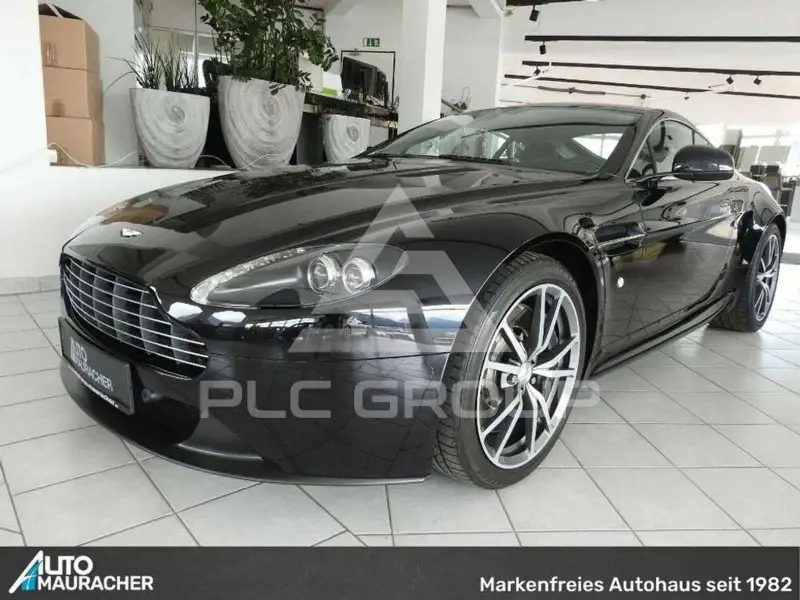 2016 Aston Martin V8