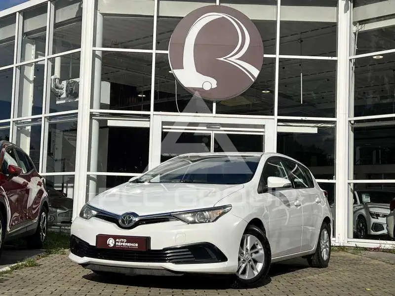 2016 Toyota AURIS