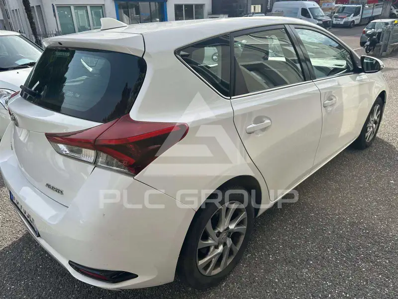 2016 Toyota AURIS