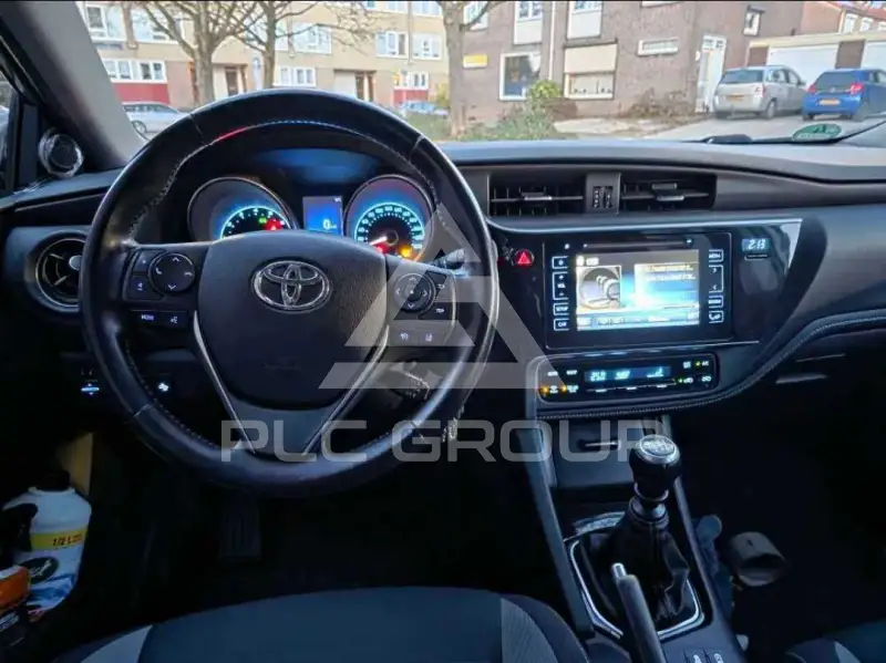 2016 Toyota AURIS