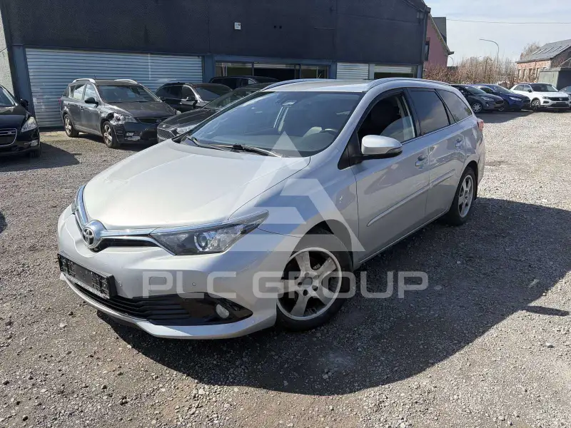 2016 Toyota AURIS