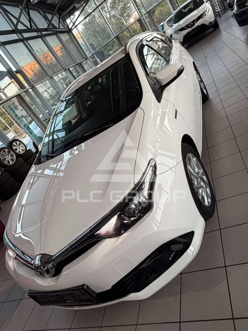 2016 Toyota AURIS