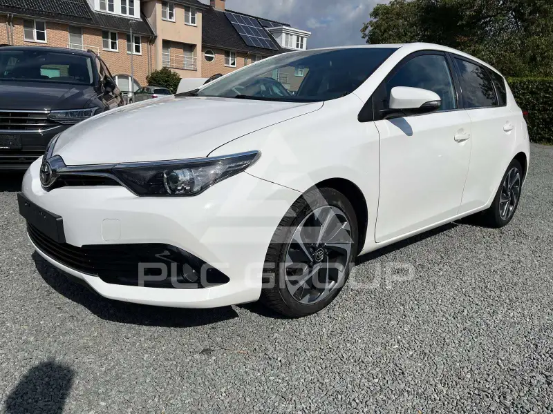 2016 Toyota AURIS