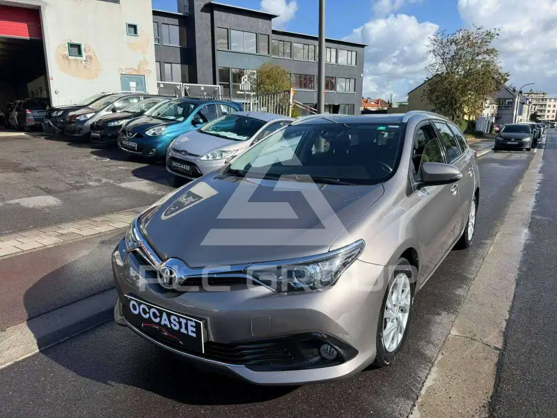 2016 Toyota AURIS