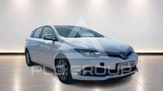 2016 Toyota AURIS