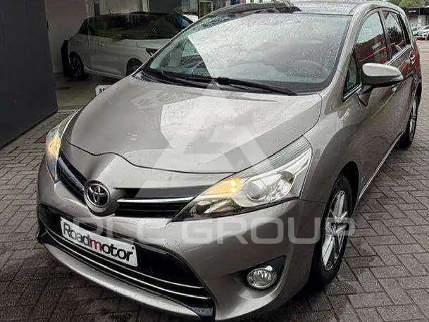 2016 Toyota VERSO