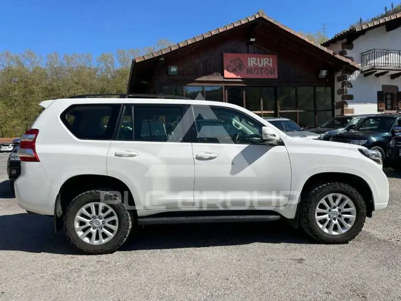 2016 Toyota LAND CRUISER