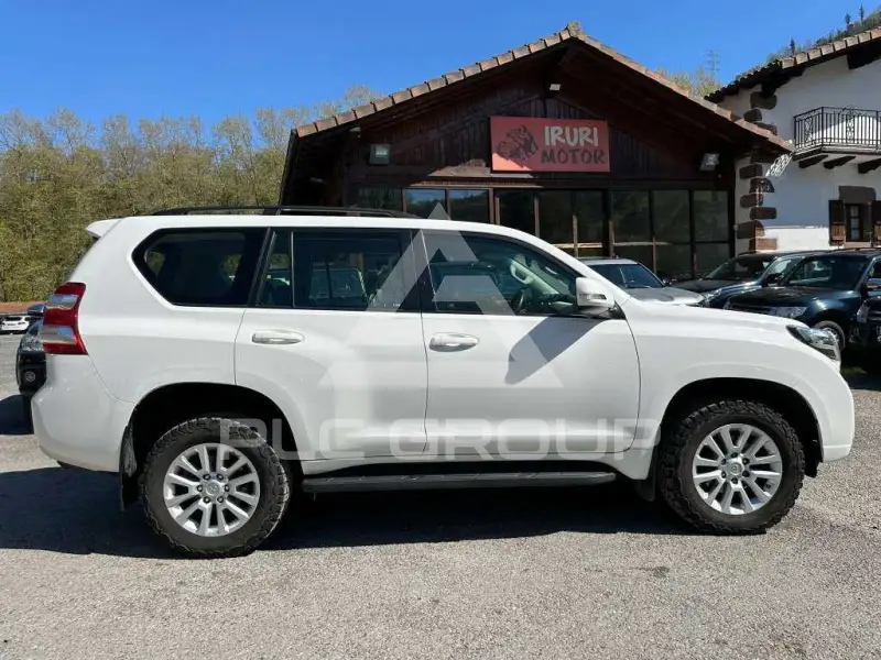 2016 Toyota LAND CRUISER