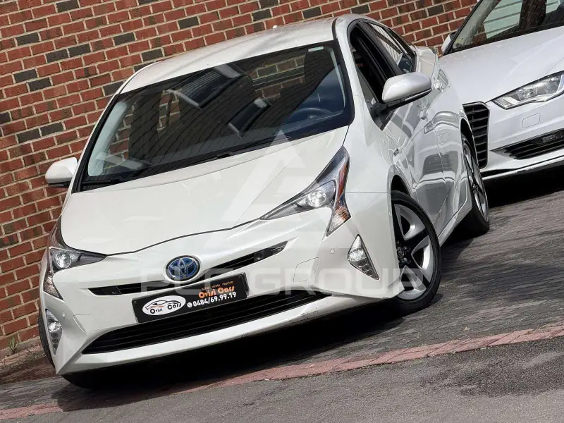 2016 Toyota PRIUS
