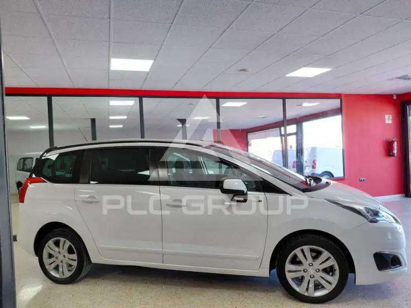 2016 Peugeot 5008