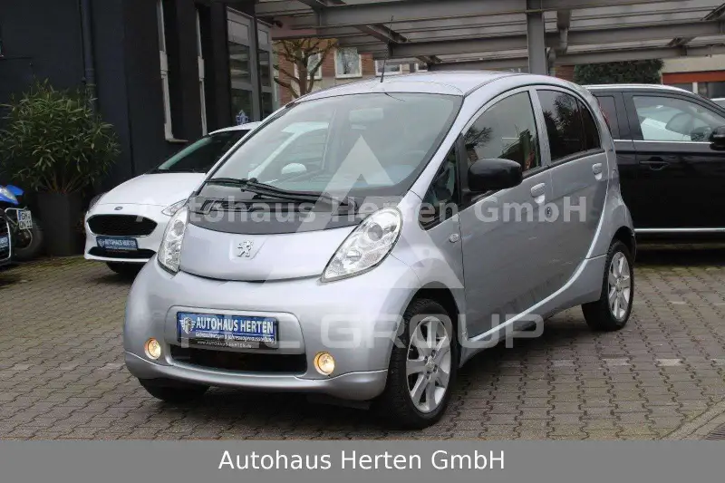 2016 Peugeot iOn