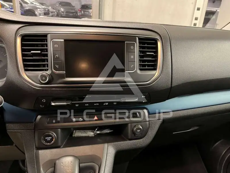 2016 Peugeot Traveller