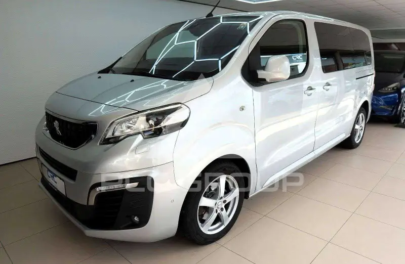 2016 Peugeot Traveller