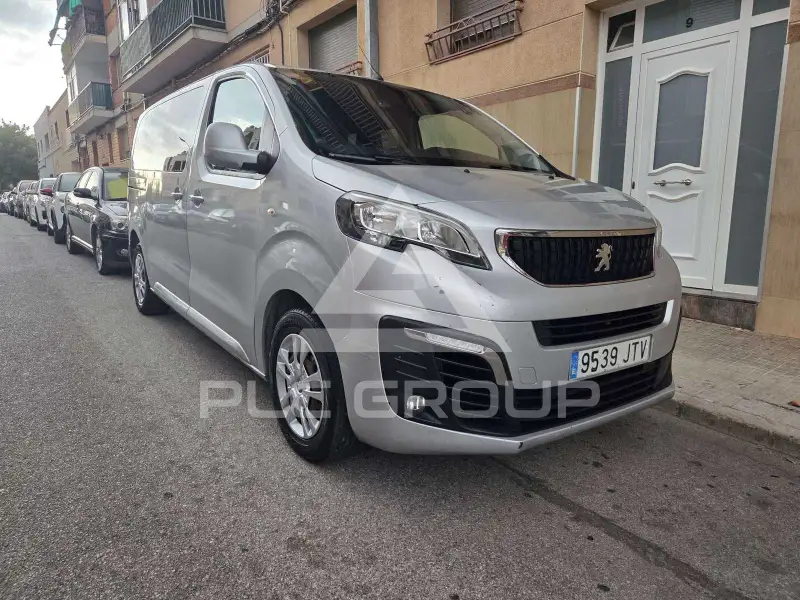 2016 Peugeot Traveller