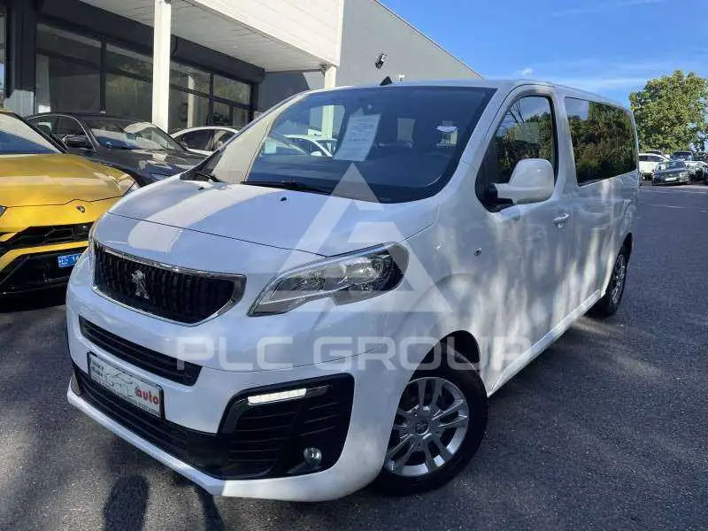 2016 Peugeot Traveller
