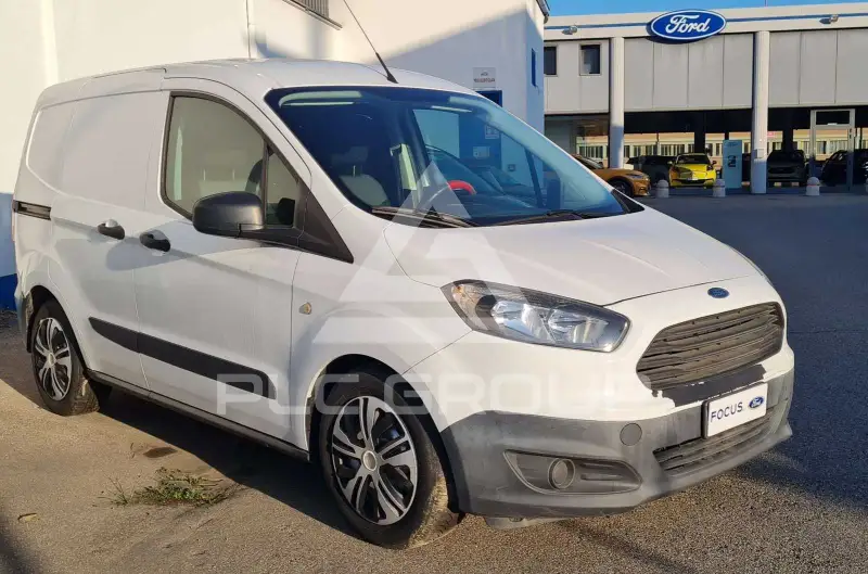 2016 Ford Courier