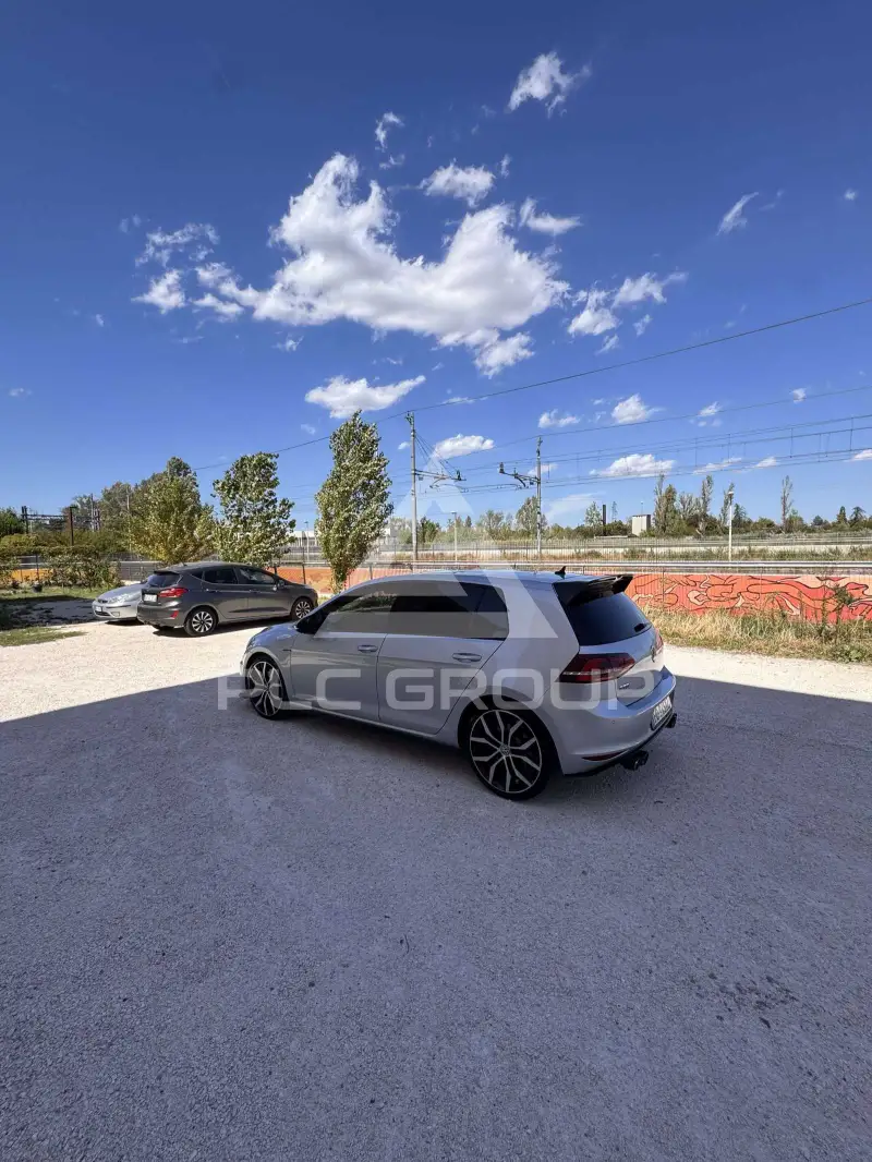 2016 Volkswagen GOLF
