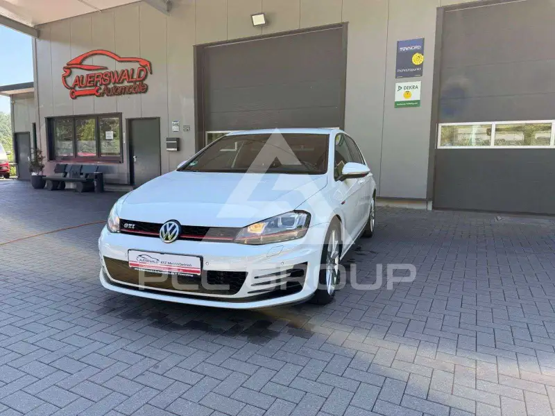 2016 Volkswagen GOLF