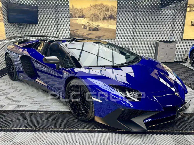 2016 Lamborghini Aventador