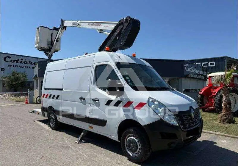 2016 Renault Master