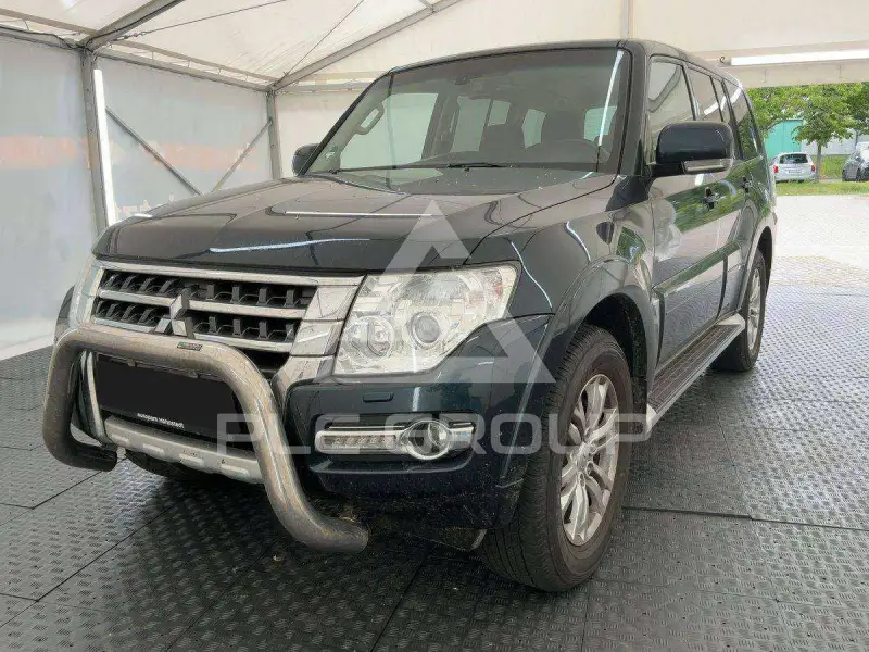 2017 Mitsubishi PAJARO