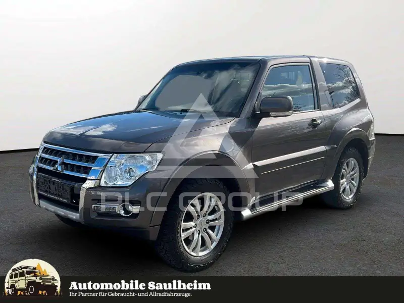 2017 Mitsubishi PAJARO