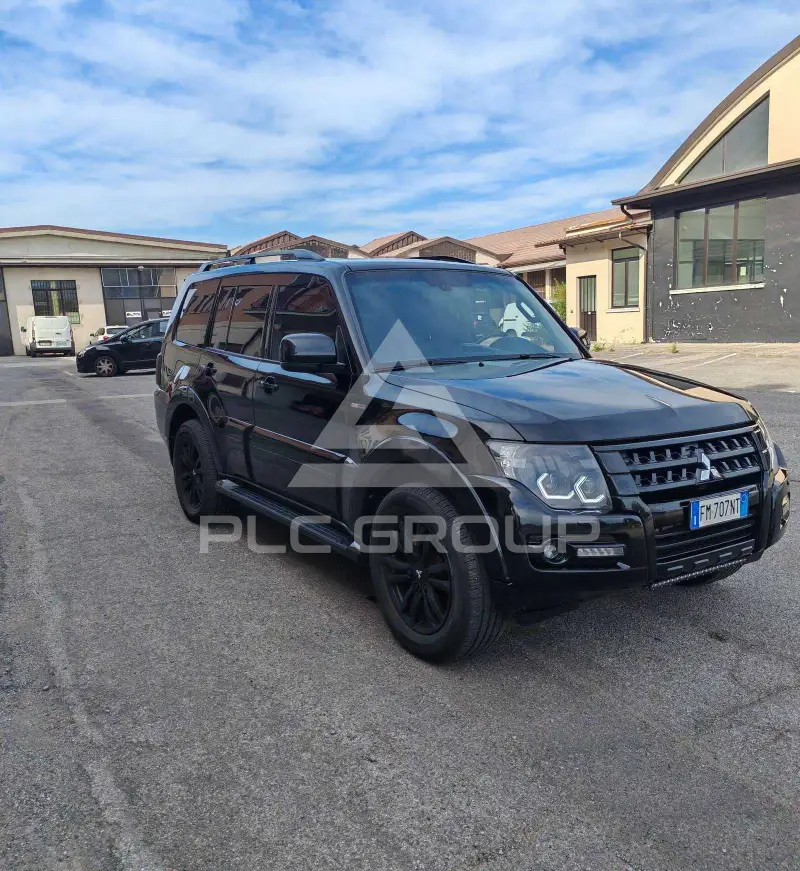 2017 Mitsubishi PAJARO