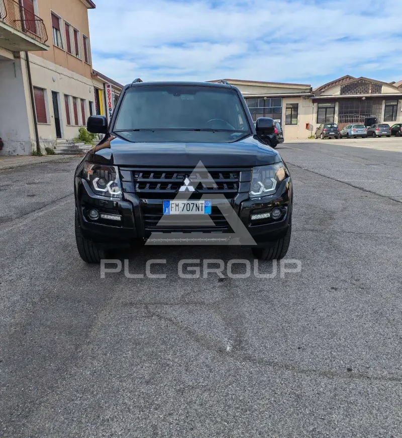 2017 Mitsubishi PAJARO