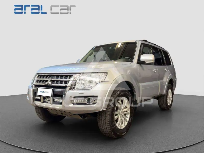2017 Mitsubishi PAJARO