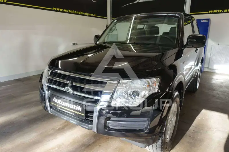 2017 Mitsubishi PAJARO