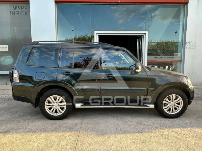 2017 Mitsubishi MONTERO