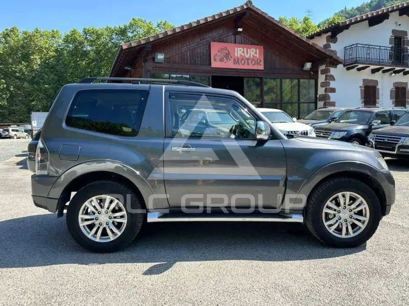 2017 Mitsubishi MONTERO
