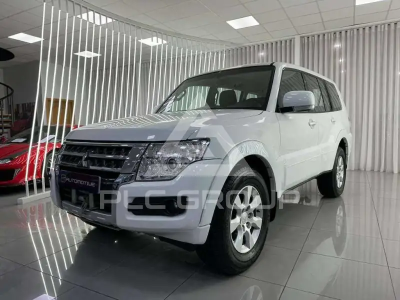 2017 Mitsubishi MONTERO