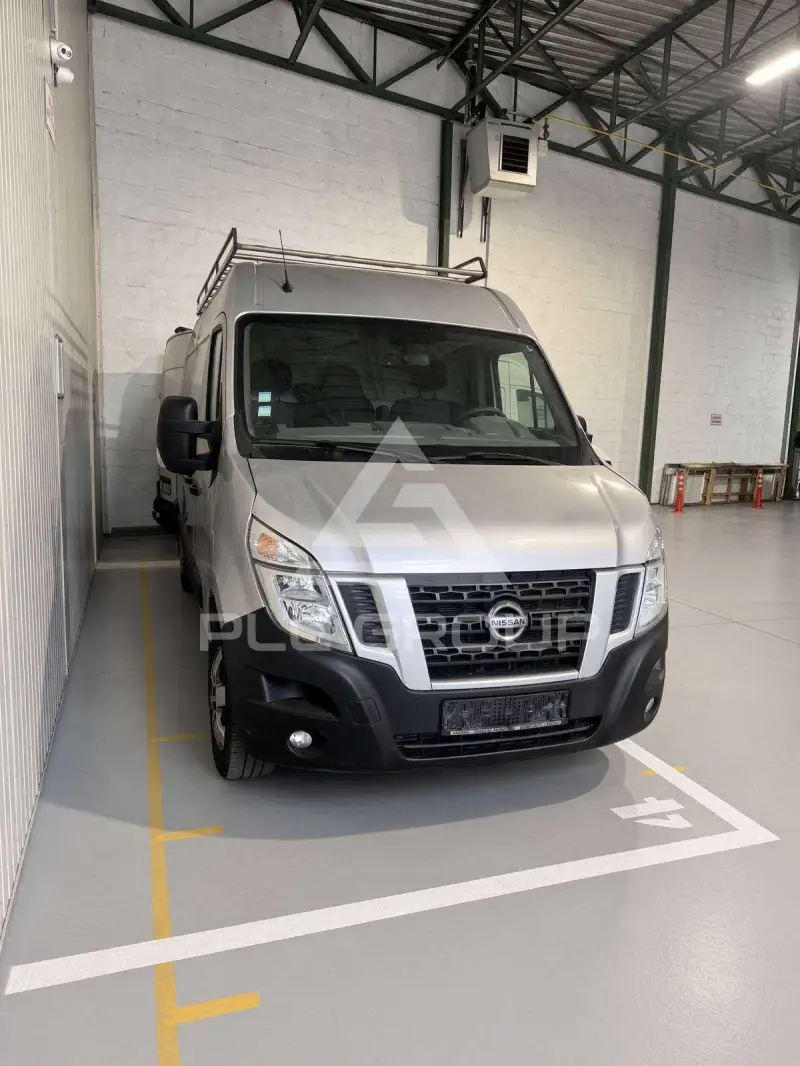 2017 Nissan NV 400