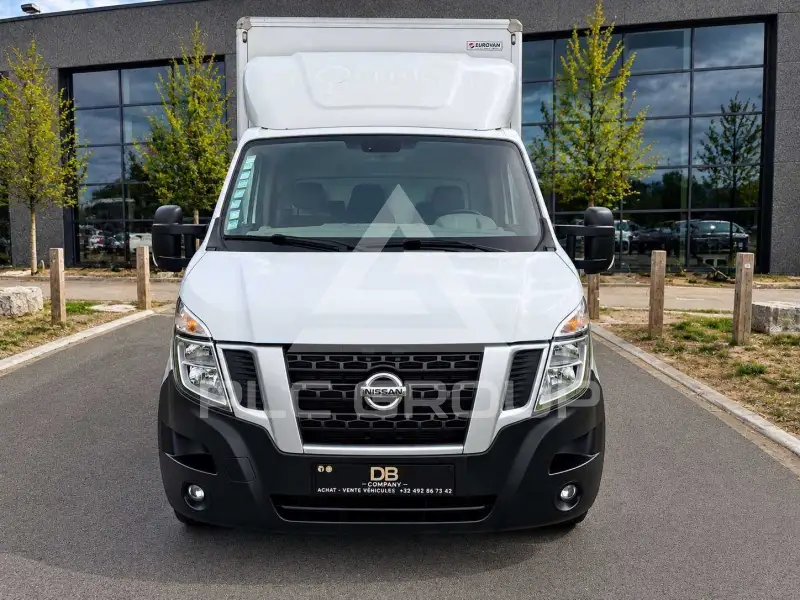 2017 Nissan NV 400