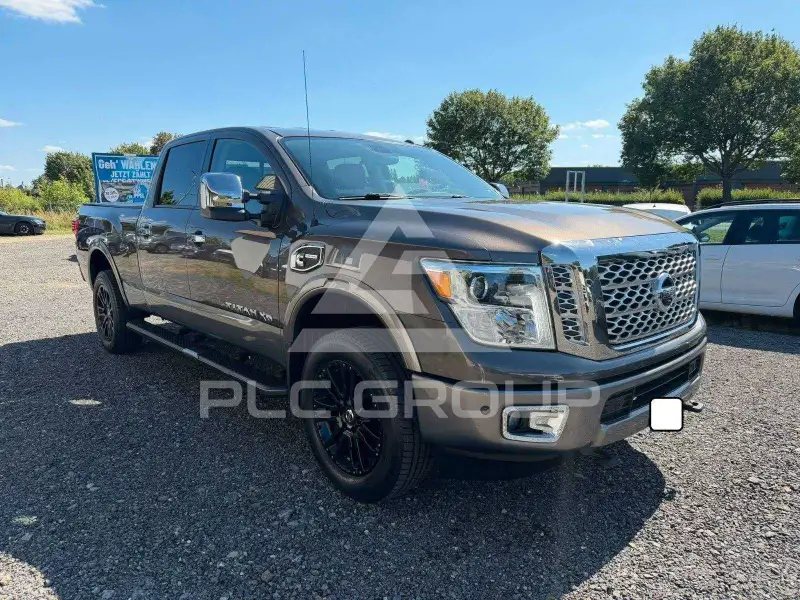 2017 Nissan TITAN