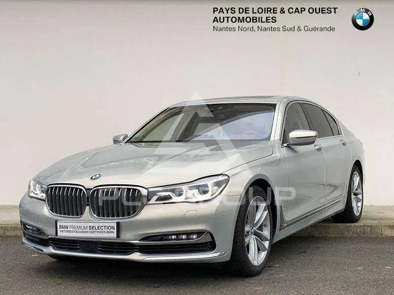 2017 BMW 740