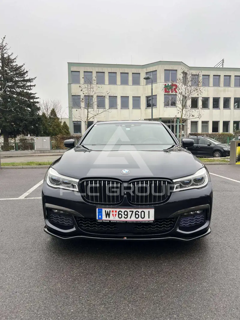 2017 BMW 740