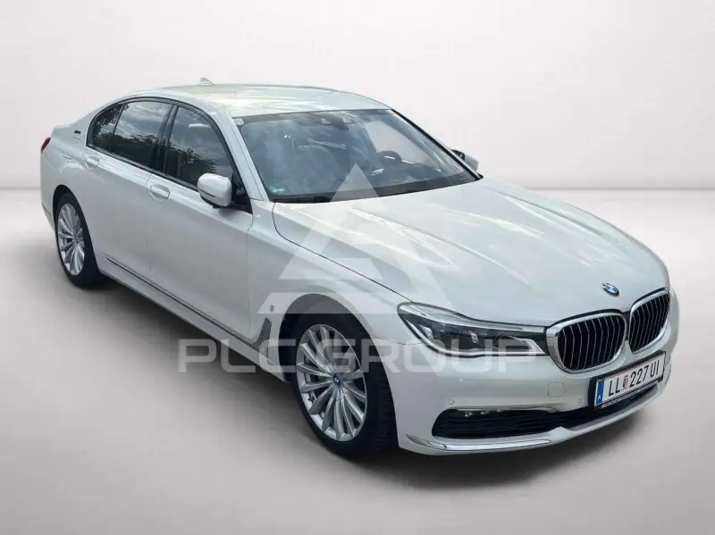 2017 BMW 740