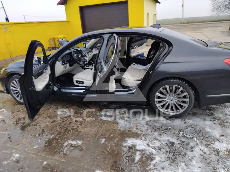 2017 BMW 740